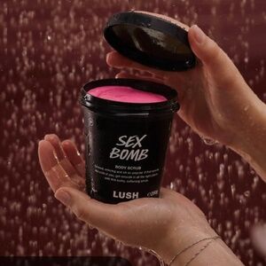 Lush Sex Bomb body scrub